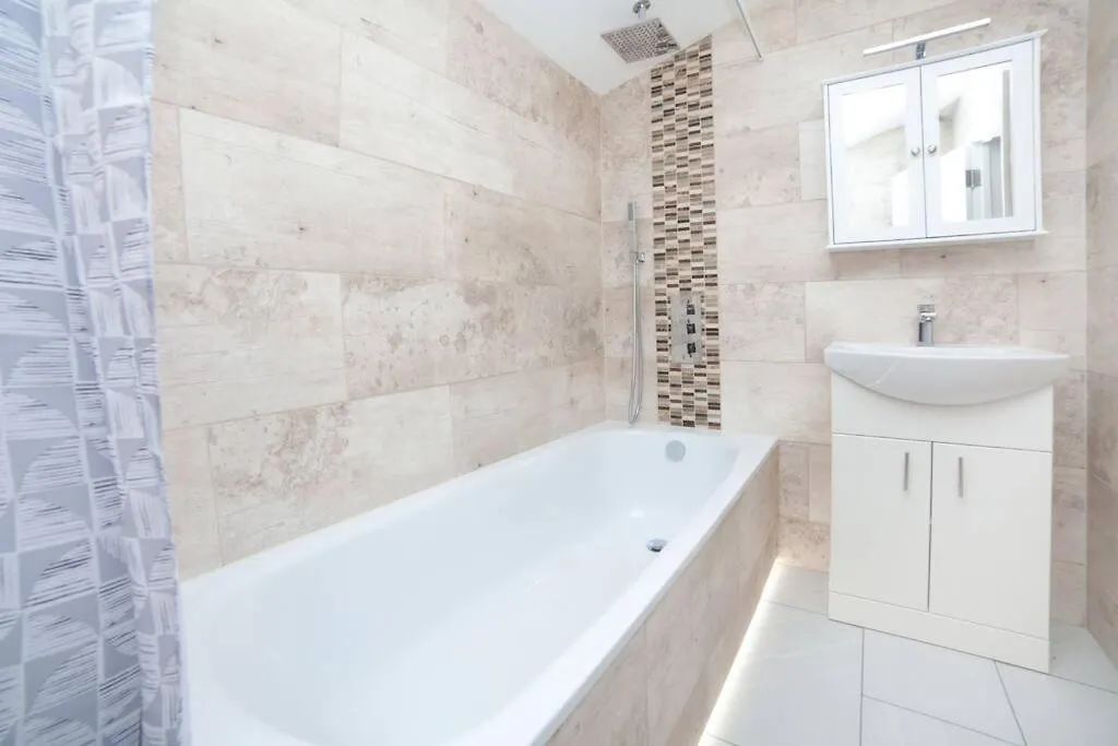 Modern Stylish 2 Bedroom Apartment In East Londres 0*,